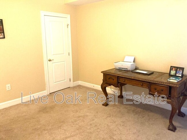 Building Photo - 937 Bolling Ave