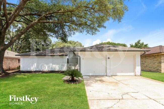 Building Photo - 2515 N Spring Dr