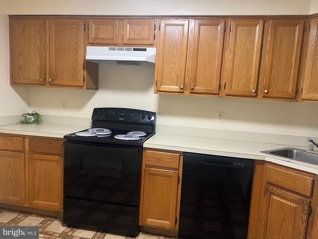 Building Photo - 8720 Grasmere Ct