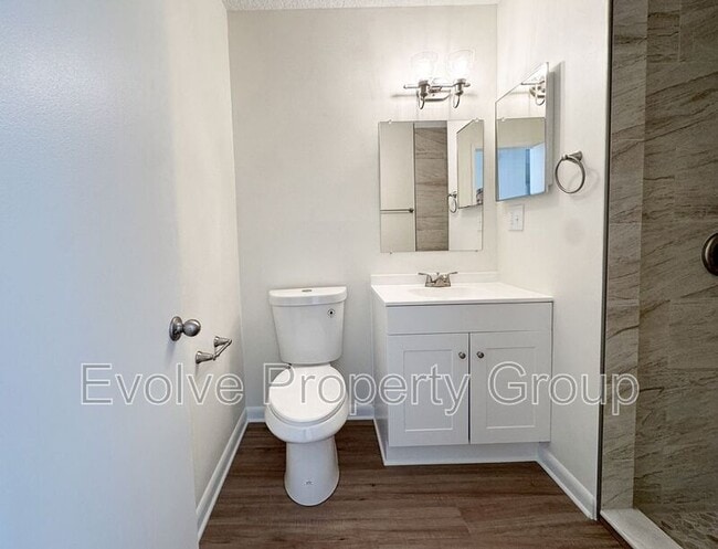 Building Photo - 10 Bren Mar Ln