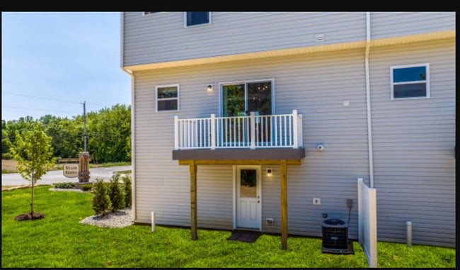 Building Photo - 102 Red Willow Dr