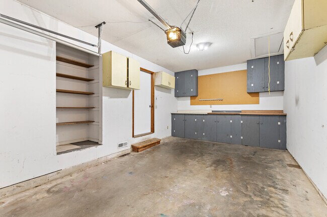 Building Photo - 5528 NW Homer White Rd