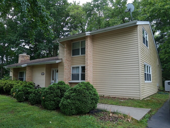 Front - 9 Pheasant Run Ct