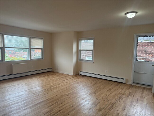 Building Photo - 61-26-61164 164th St
