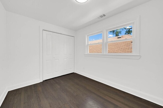 Building Photo - 6645 S Seeley Ave