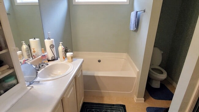 Building Photo - 401 Redwood Trail