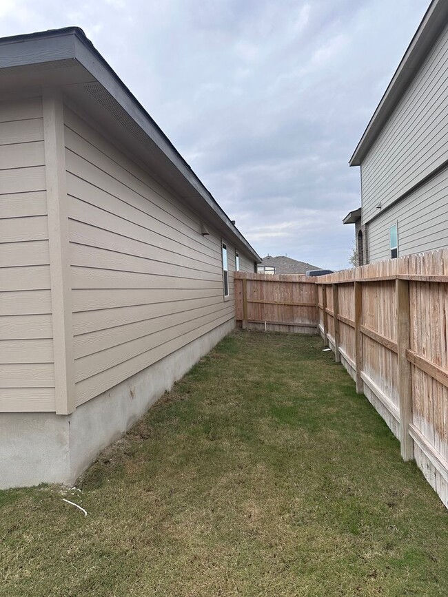 Building Photo - New home built in 2024 in Redbird Ranch 3/...