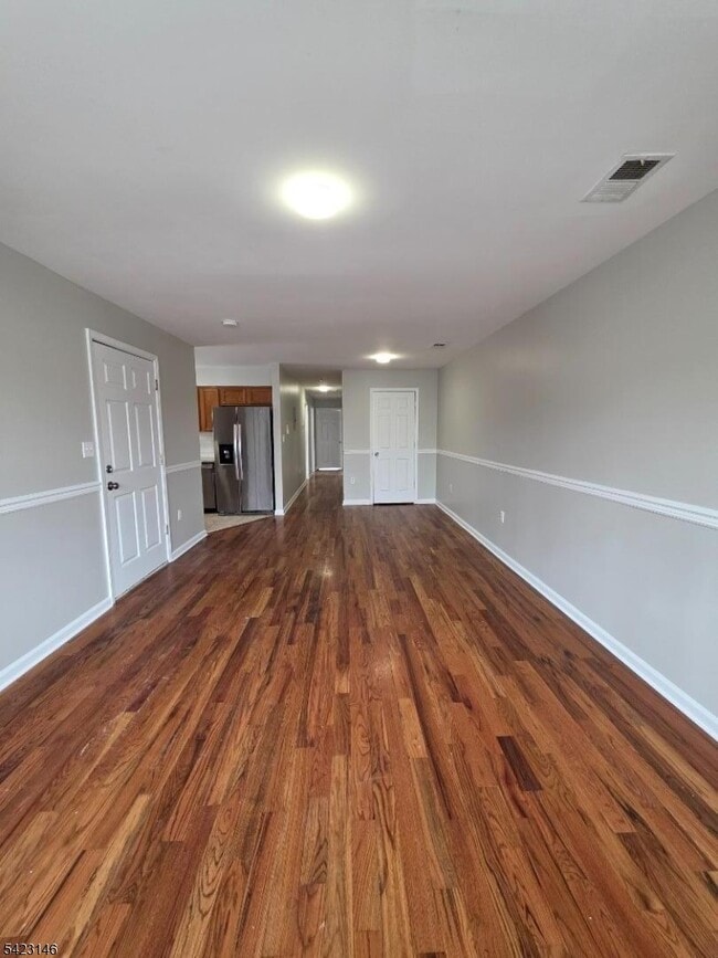 Building Photo - 290 Sussex Ave