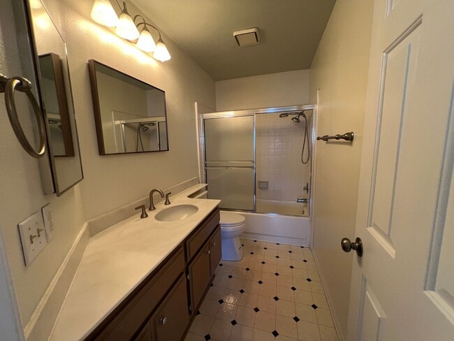 Building Photo - Orange - 4 Bed House for Lease - Pool & Spa - 3 Car. Gar.