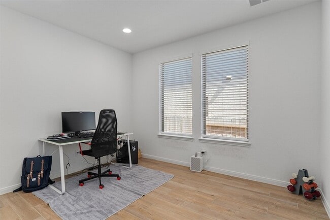 Building Photo - 338 Langhorne Bnd