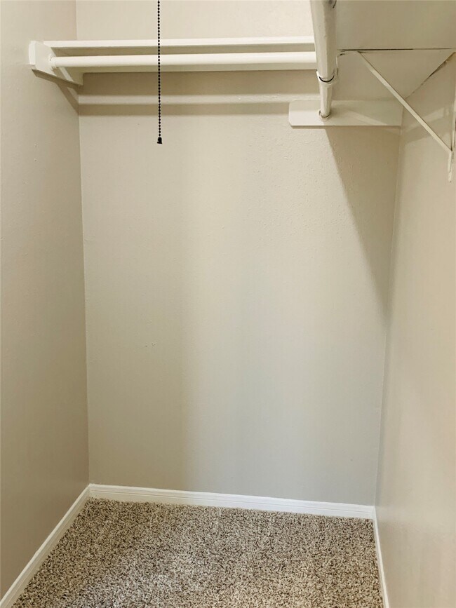 Building Photo - 12500 Brookglade Cir