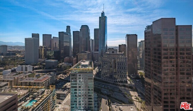 Building Photo - 1100 Wilshire Blvd