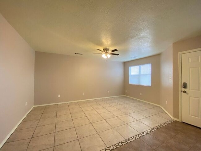 Building Photo - 2BR/1Bath - 4 Plex in Rio Rancho