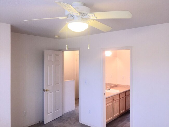 Building Photo - Nichols 1256- 1258