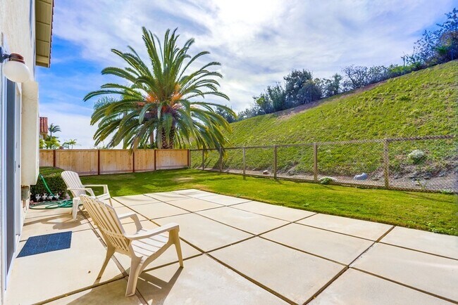 Building Photo - Spacious 4 Bedroom Shadowridge Home Available May 1st