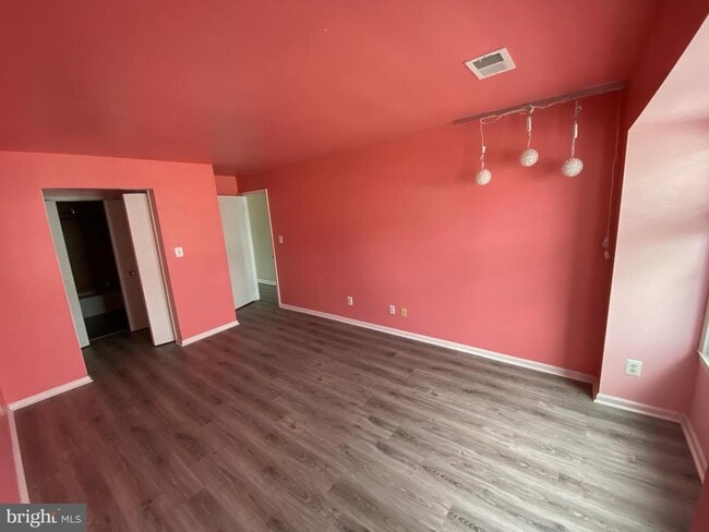 Building Photo - 12891 Grays Pointe Rd