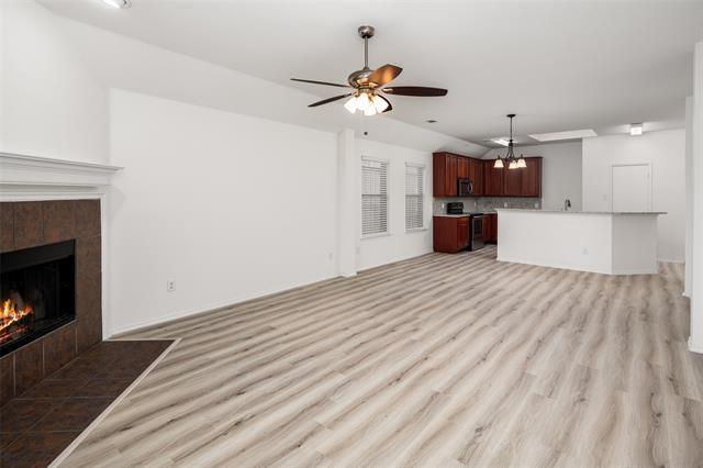 Building Photo - 2417 Eisenhower Dr