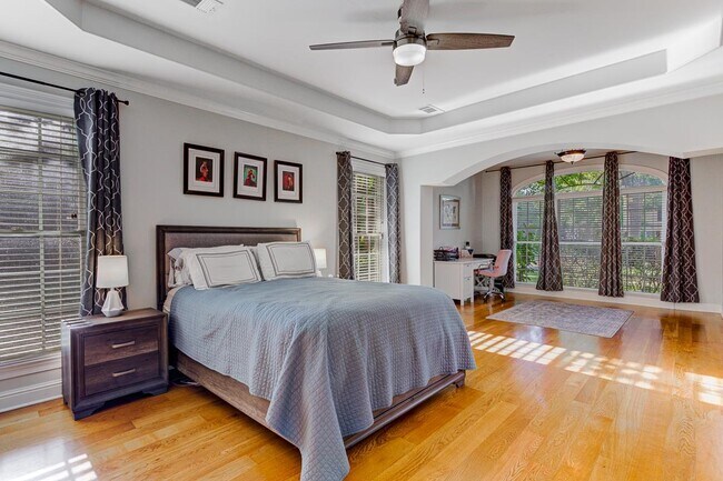 Building Photo - 1765 Hartwell Manor N