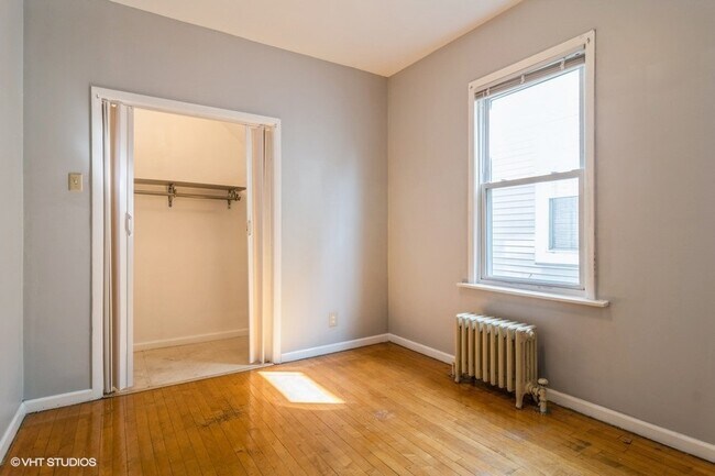 Building Photo - 5131 W Henderson St