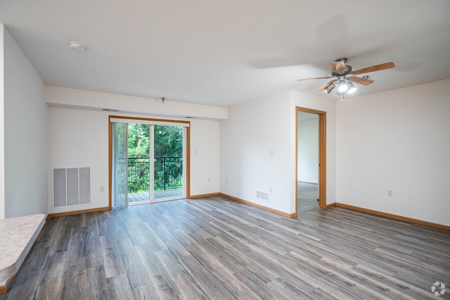 2BR,2BA - 1,022SF - Living Room - Palomino East