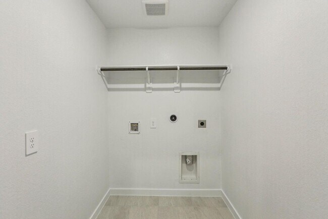 Building Photo - 1940 Velvet Oak Ln