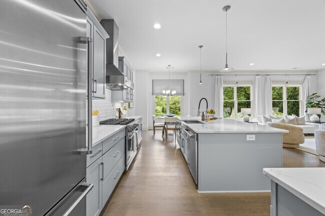 Building Photo - 1742 Helen Dr NE