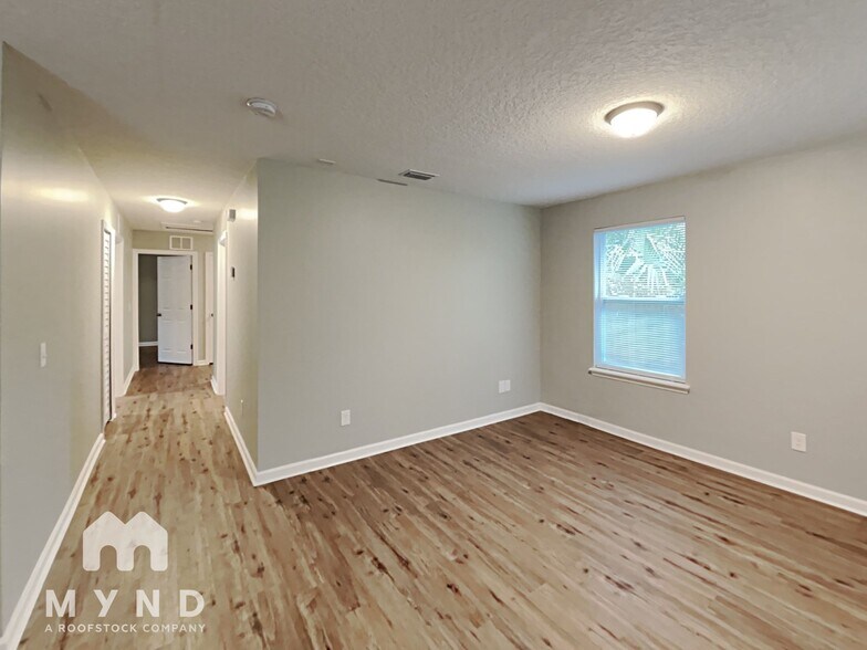 Building Photo - 3055 Dignan St