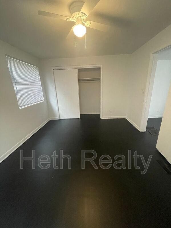 Building Photo - 1806 Van Wert Ave