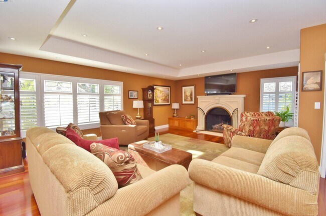 Building Photo - 204 Cypress Hills Ct