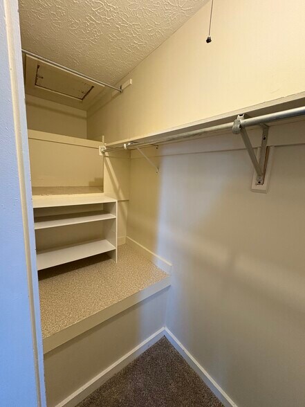 Building Photo - 331 Saint Andrews Dr