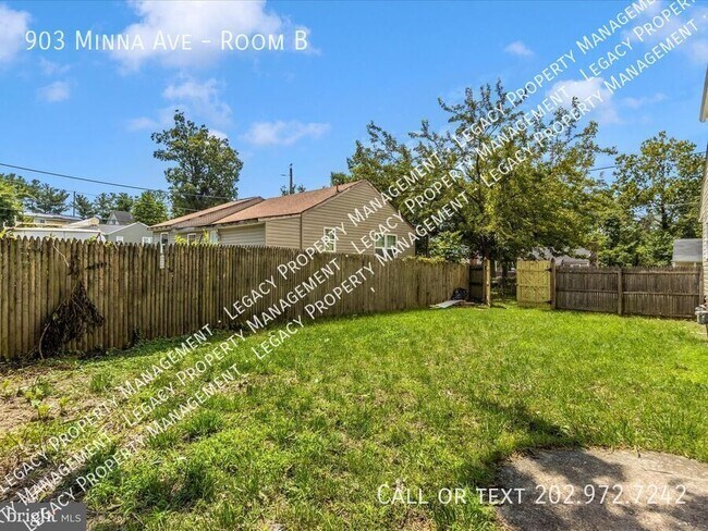 Building Photo - 903 Minna Ave