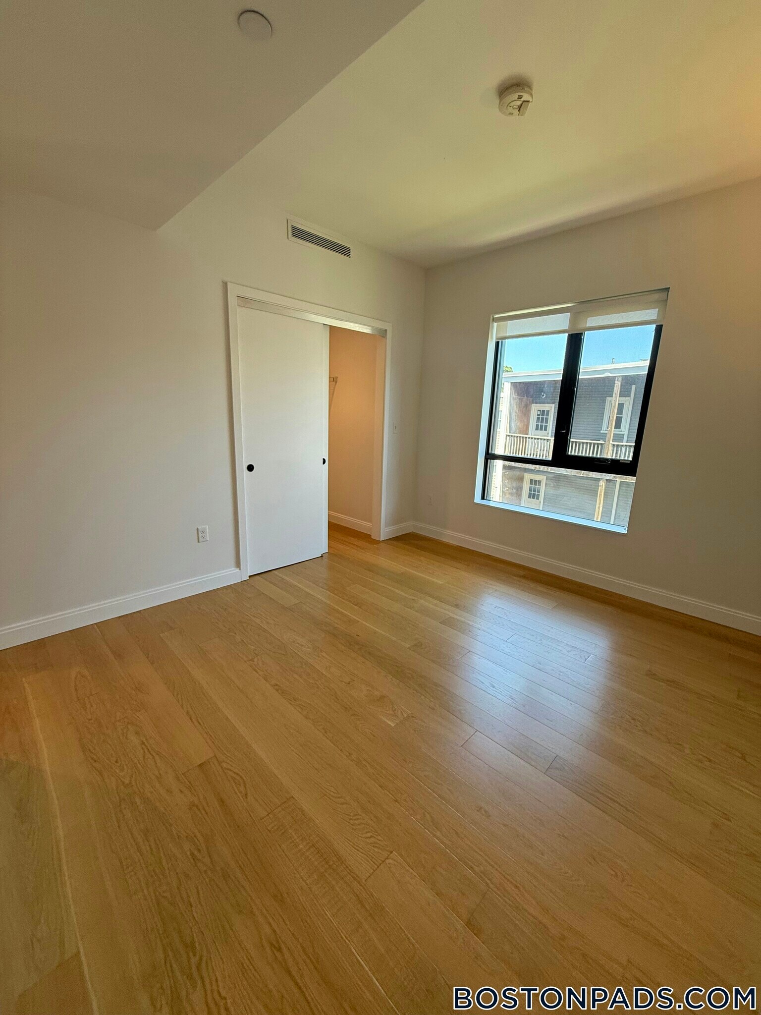 Building Photo - 83 Gardner St