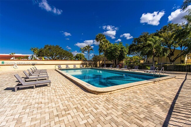 Building Photo - 6551 Arleigh Ct