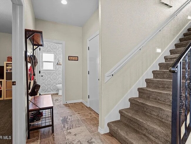 Building Photo - 5525 Valley Cedar Dr