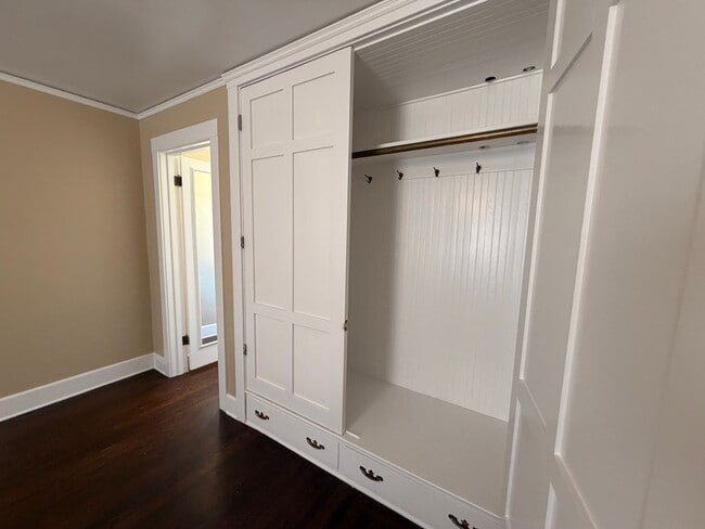 Building Photo - 200 E Morrison Ave