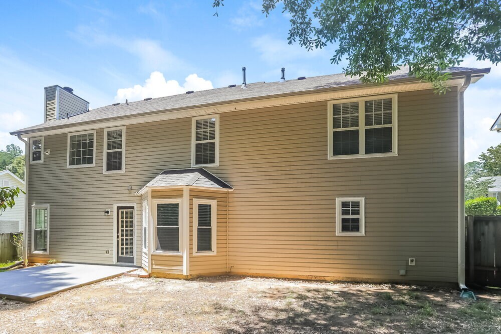 Building Photo - 611 Simon Park Cir