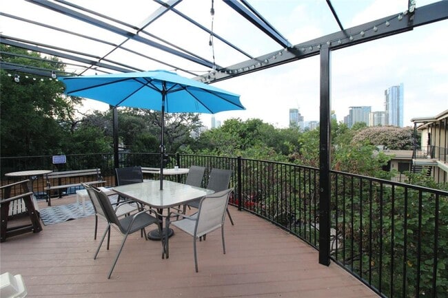 Building Photo - 1bed/1bath condo in 78704
