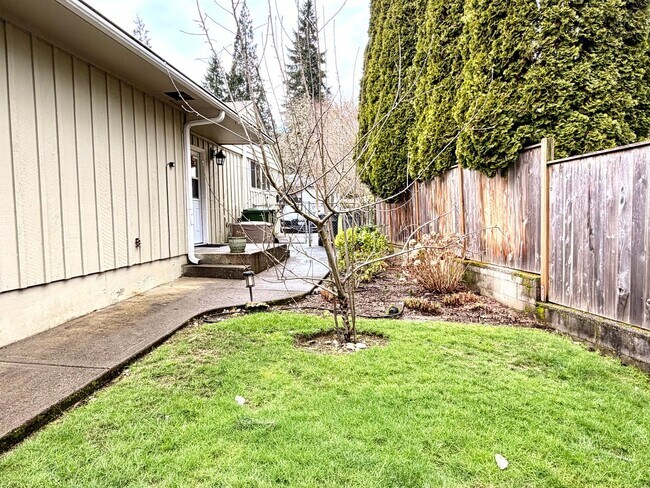 Building Photo - Cozy & Private Fircrest Unit with Garden Space