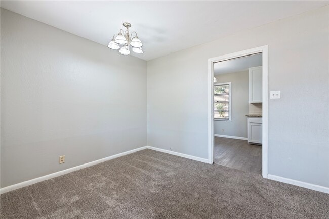 Building Photo - 322 24th Ave N