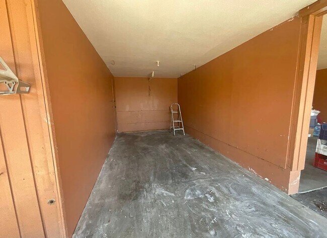 Building Photo - 2161 Eastview Pl