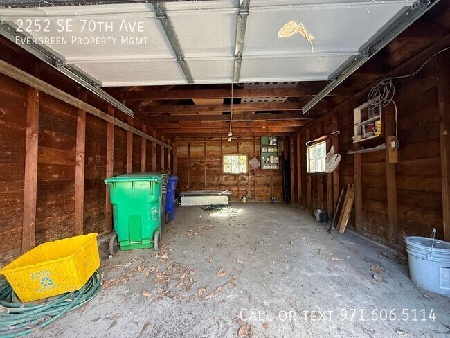 Building Photo - 2252 SE 70th Ave