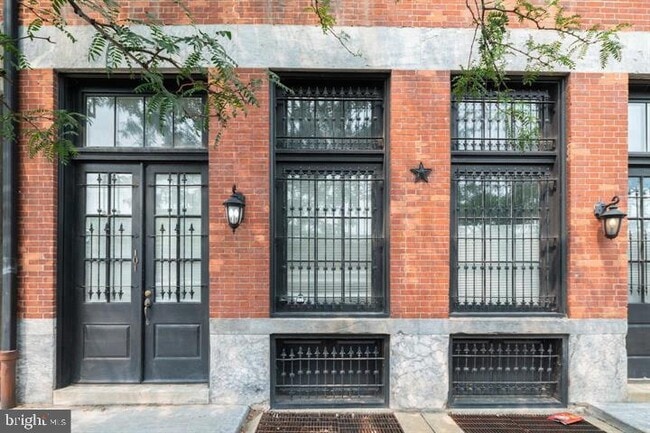 Building Photo - 50 N Front St