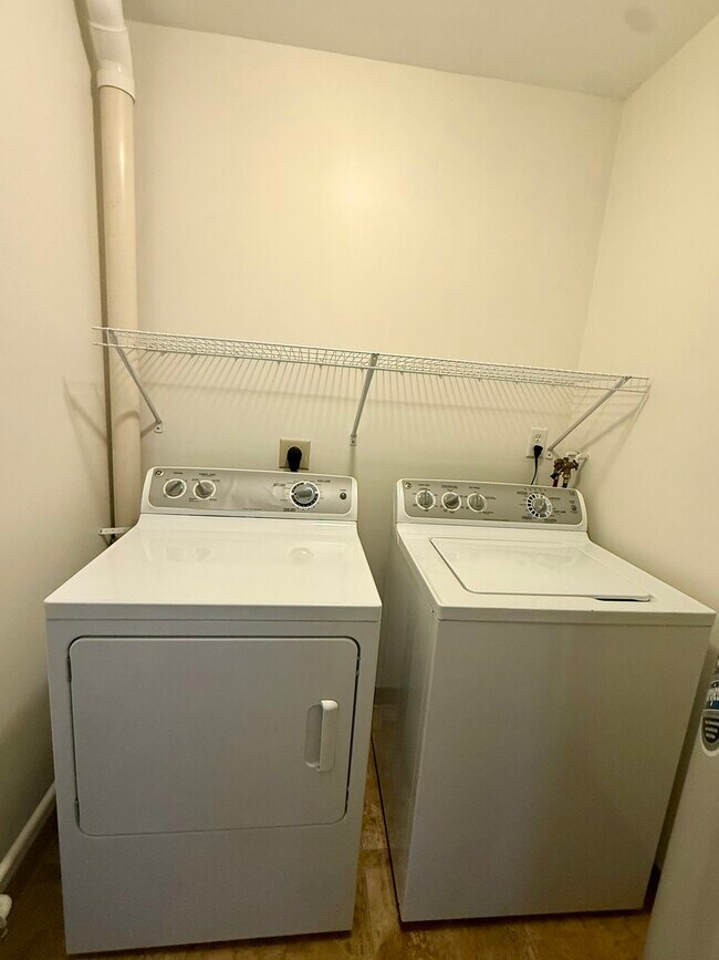 Building Photo - 507 Glendale Dr