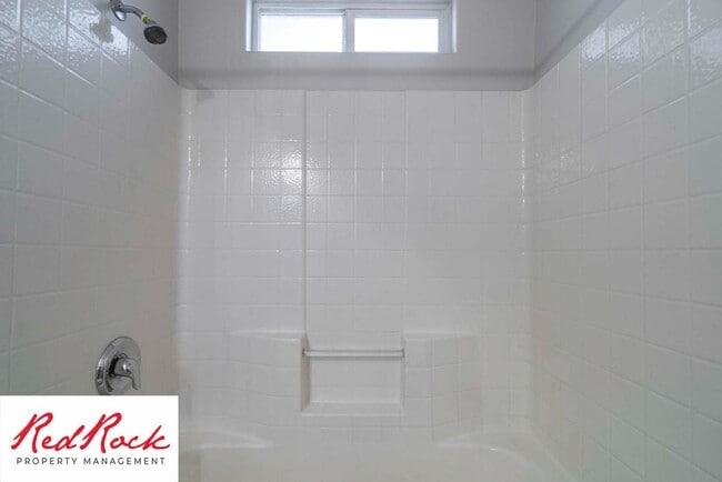 Building Photo - 3 Bed 2 Bath, 2 Car Garage with a Fully Fe...