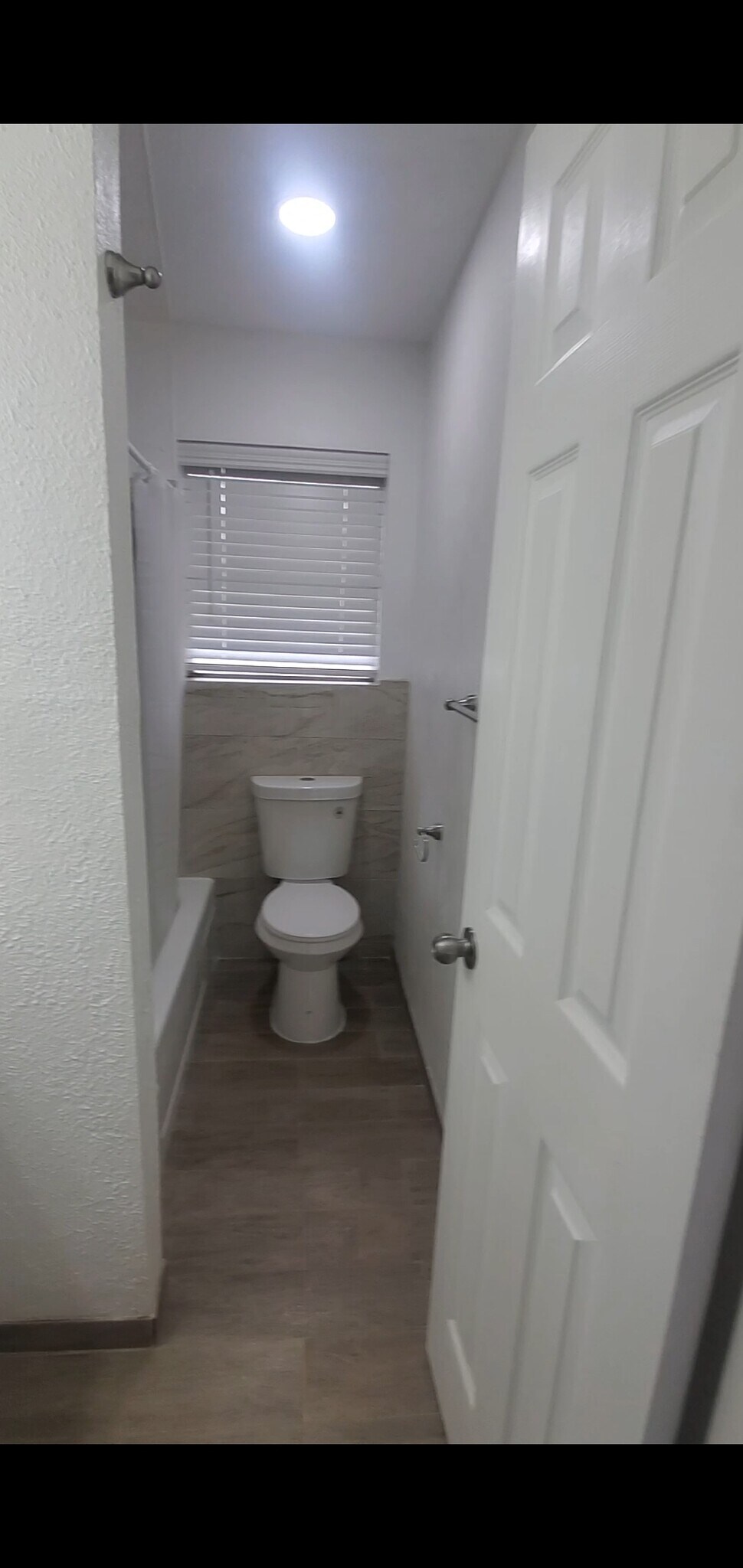 Building Photo - 549 NW Renfro St