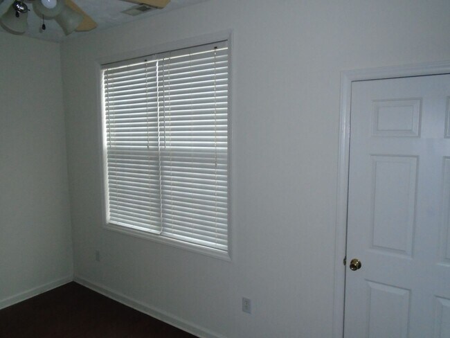 Building Photo - 645 Brandermill Rd