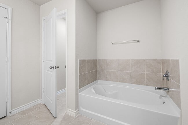 Building Photo - 274 Sparrowhawk