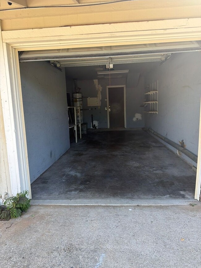 Building Photo - 2 Bed 2 Bath Duplex!