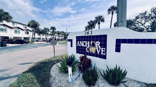 Building Photo - 363 Pinellas Bayway S