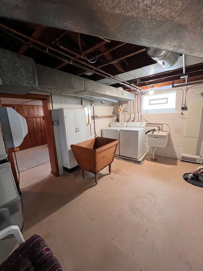 Building Photo - 123 Gould Ave